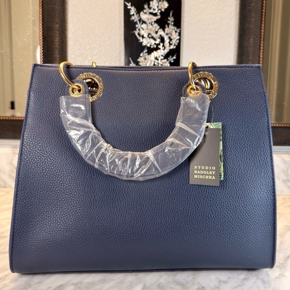 Bagley Mischka Elegant Navy Blue Handbag/Crossbody NWT. - Picture 3 of 7